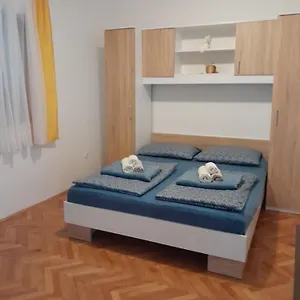 Larus Apartman Starigrad-Paklenica